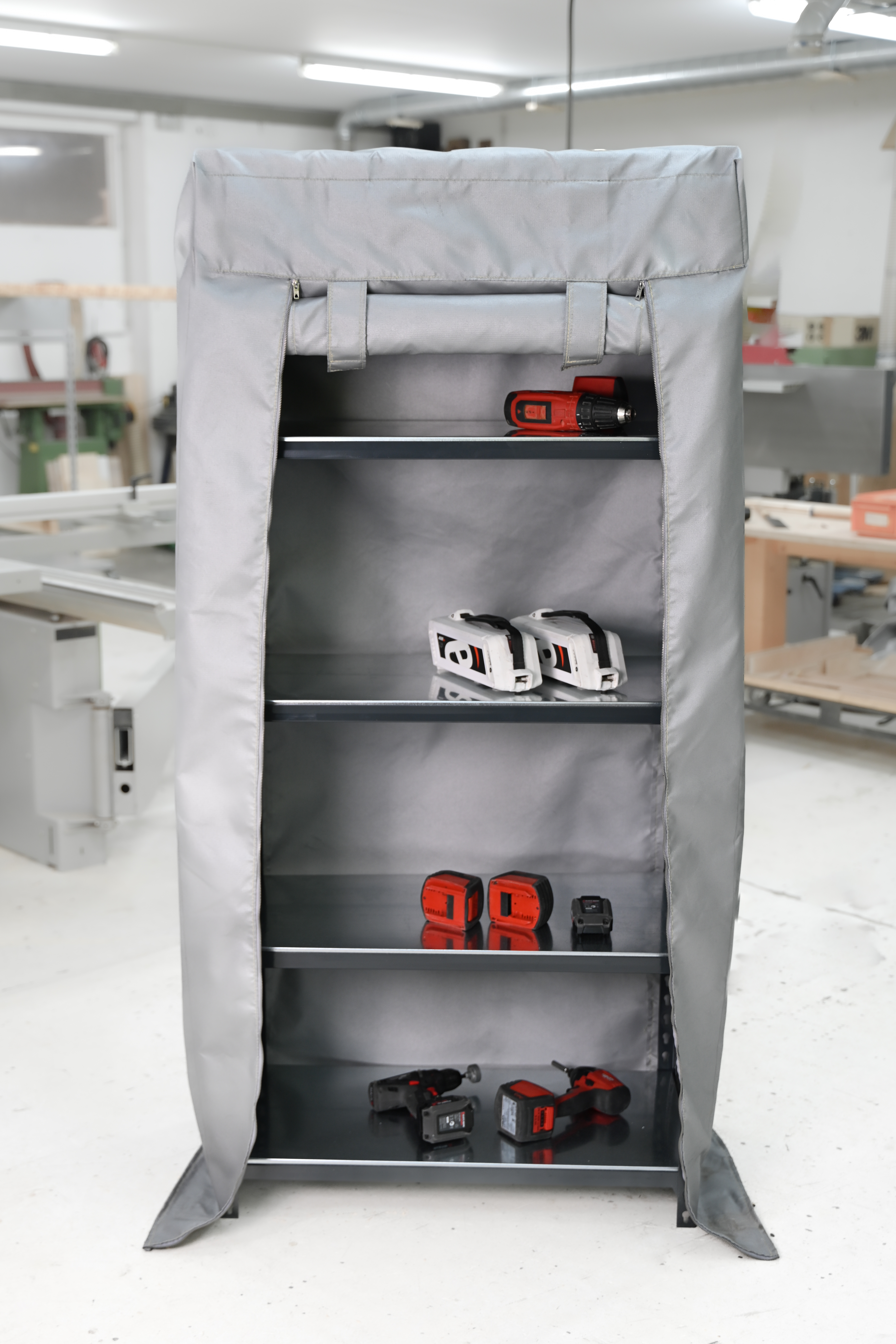 200328_VLITEX Akku Safe Regal_Werkstatt_offen